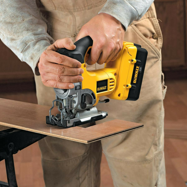 Dewalt Σέγα Μπαταρίας 18V XR Li on 400W Solo DCS331N 7